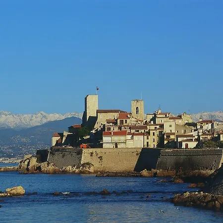 Thalazur - & 3* Antibes